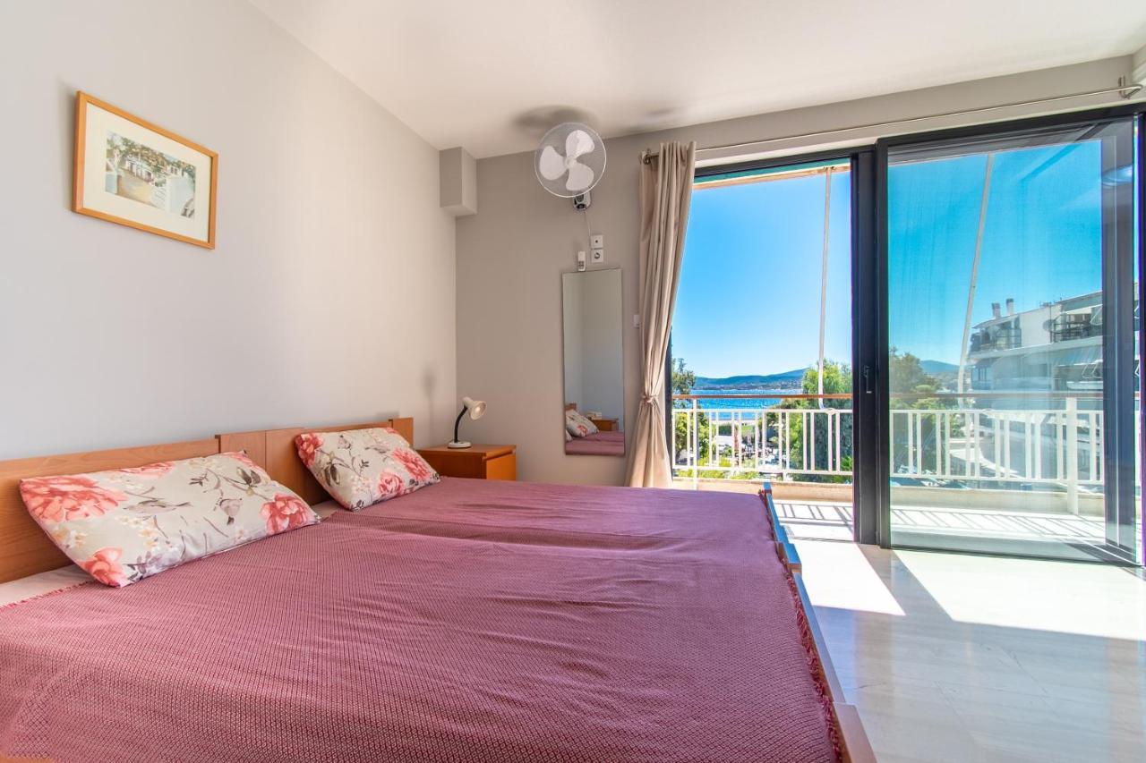 Lavish & Spacious Apt With Stunning Seaview, 10 Min Ath Airport أرتيميدا المظهر الخارجي الصورة