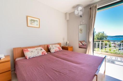 Lavish & Spacious Apt With Stunning Seaview, 10 Min Ath Airport أرتيميدا المظهر الخارجي الصورة