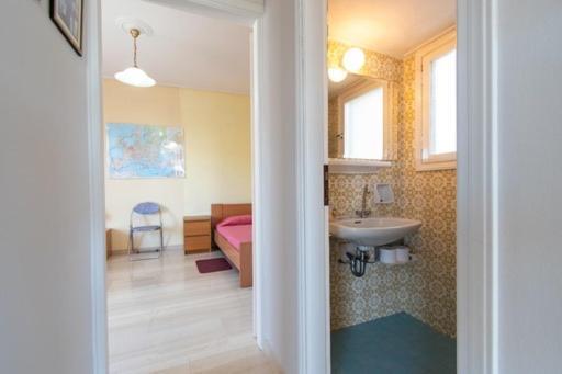 Lavish & Spacious Apt With Stunning Seaview, 10 Min Ath Airport أرتيميدا المظهر الخارجي الصورة